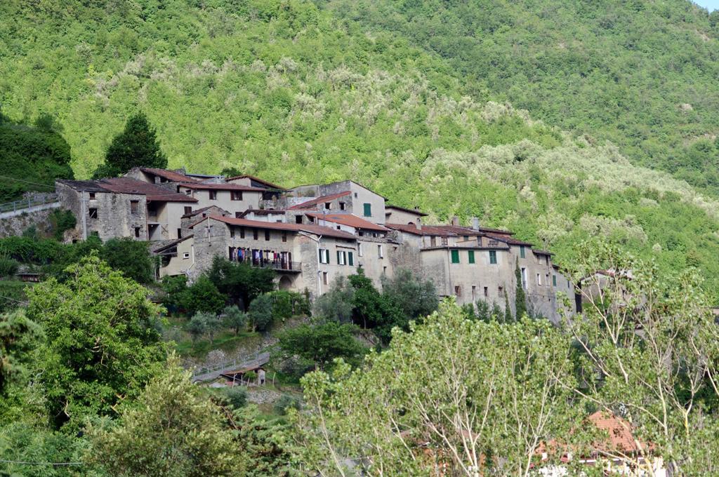 Agriturismo Mulino Del Castello Nasino Exteriör bild